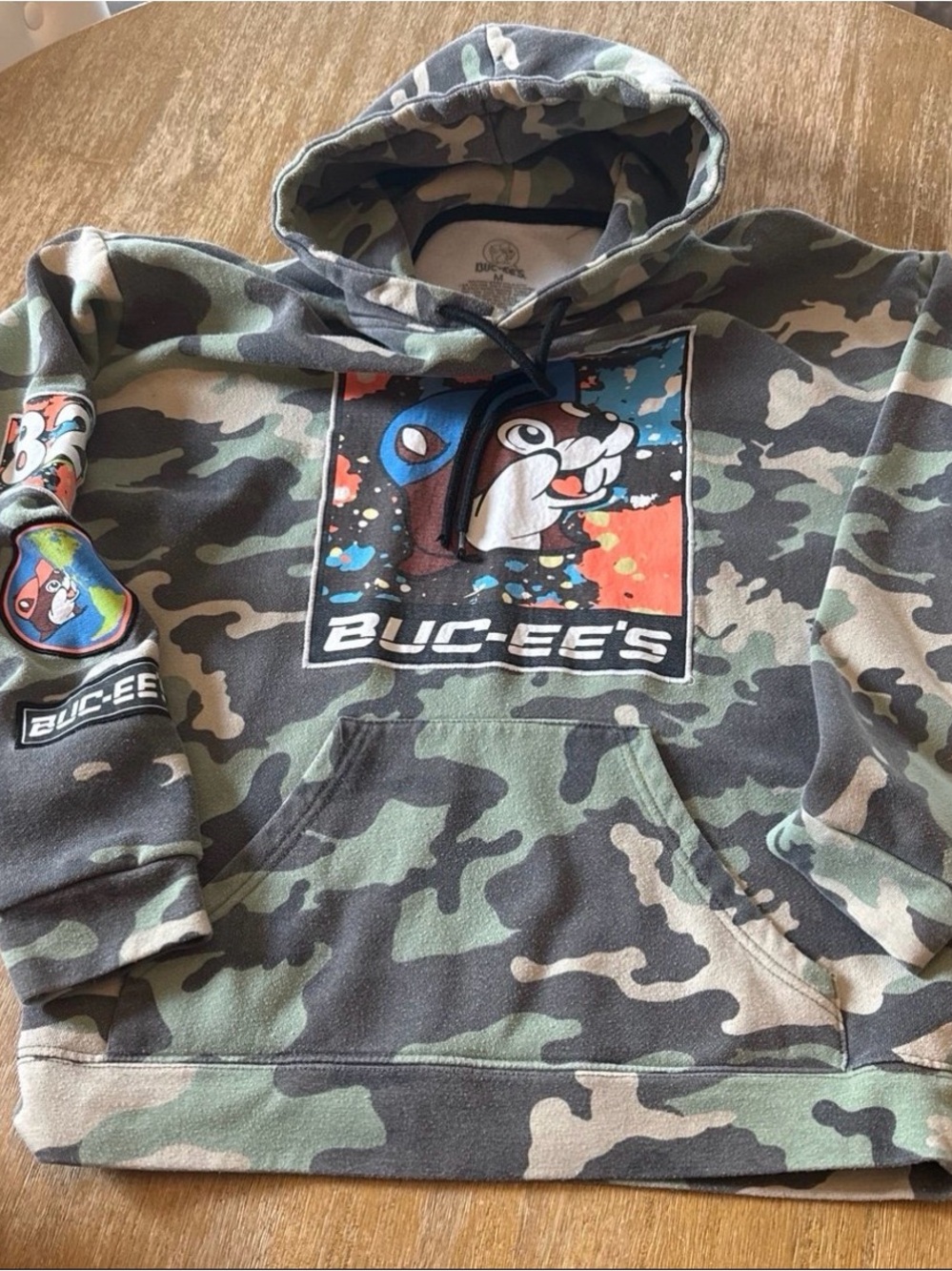 Buc-ee’s camo hoodie with patches size medium pre owned